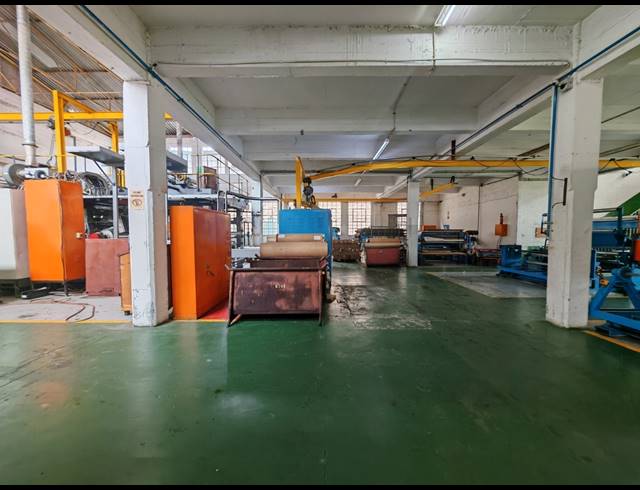 3,045M² WAREHOUSE FOR SALE IN ROBERTSHAM